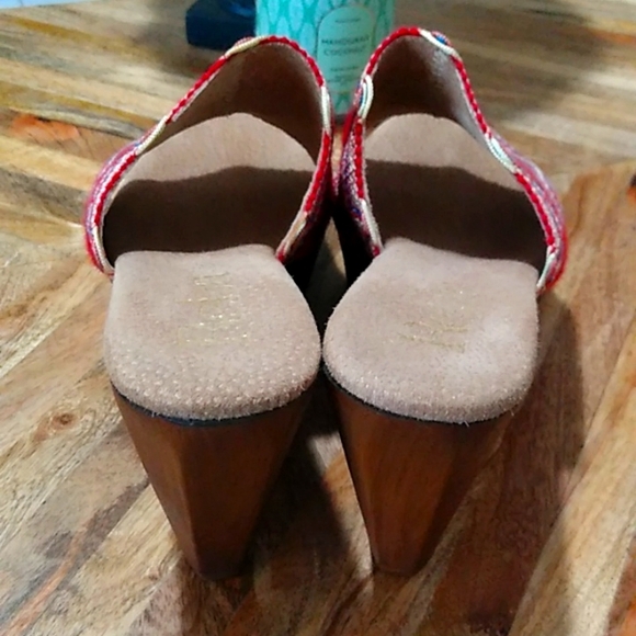 Reba Wedge Heels - Picture 6 of 10